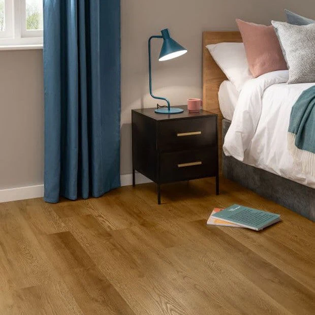 amtico-click-smart-sb5w3077-voyage-oak-room.jpg.webp